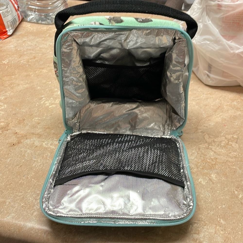 Super cute cat lunchbox! - Picture 3 of 6